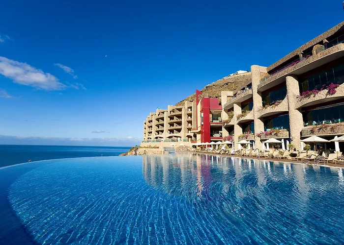Puerto Rico (Gran Canaria) hotels near Playa de Amadores